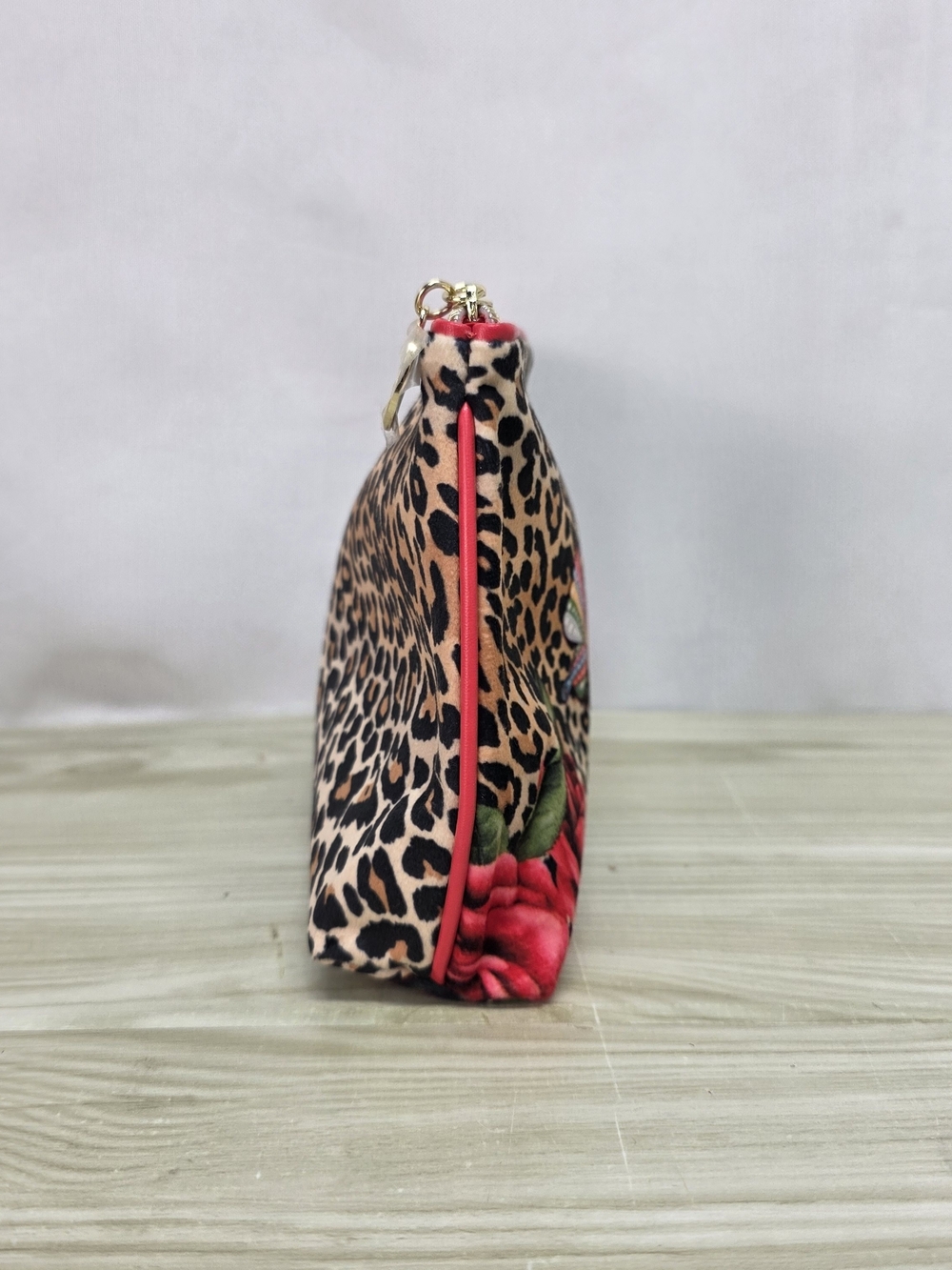 3/$15 Estee Lauder Leopard Print Cosmetic Pouch - Picture 4 of 11